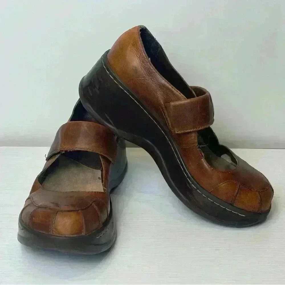 MIA LEATHER VINTAGE Y2K SLIP ON SHOES SIZE 8